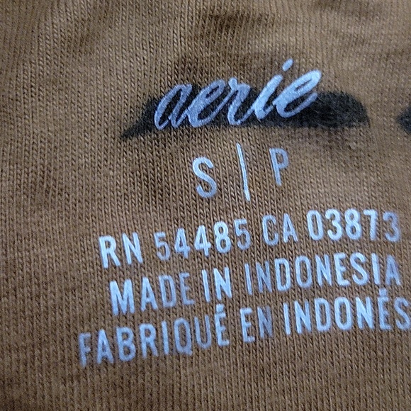 AERIE WOMEN'S SHERPA QUATER BUTTON UP OVERSIZED SWEATER - Picture 8 of 10